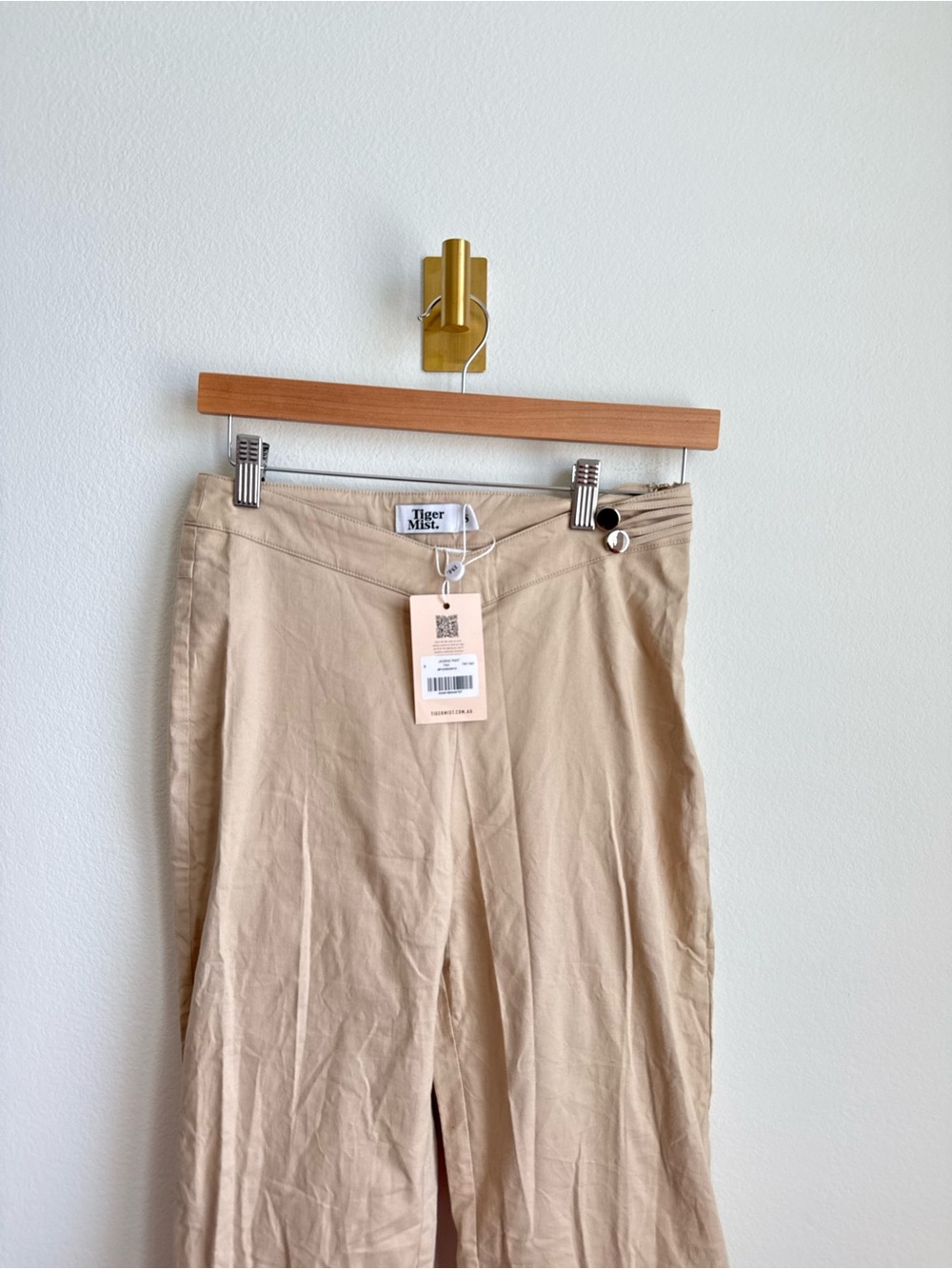 NWT Tiger Mist Jadene Pants Tan Wide Leg V Waist High Rise Trousers S - Picture 7 of 16